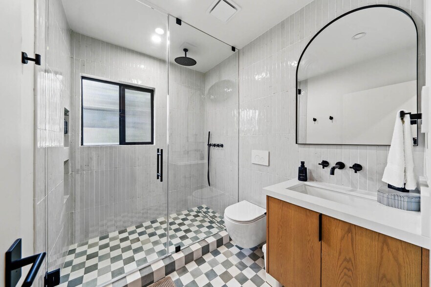 More Photos Of 7372 Fay Ave, La Jolla Multifamily For Sale