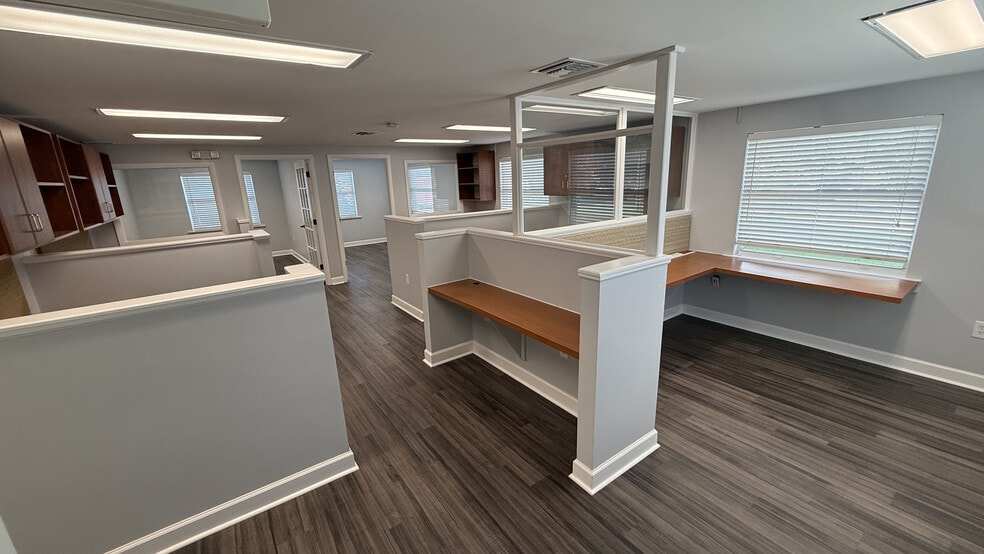 More Photos Of 5321 Memorial Hwy, Tampa Office For Lease