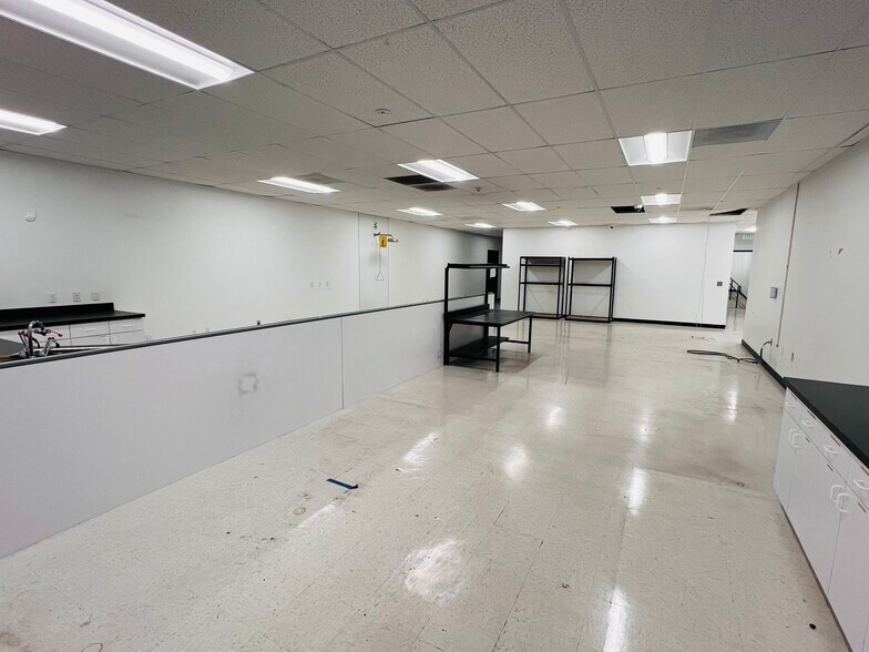 More Photos Of 3401 Winona Ave, Burbank Warehouse For Sale