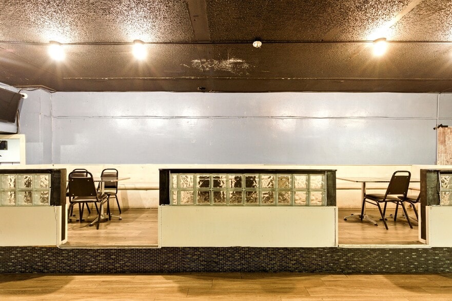 More Photos Of 8604 Jensen Dr, Houston Bar For Sale