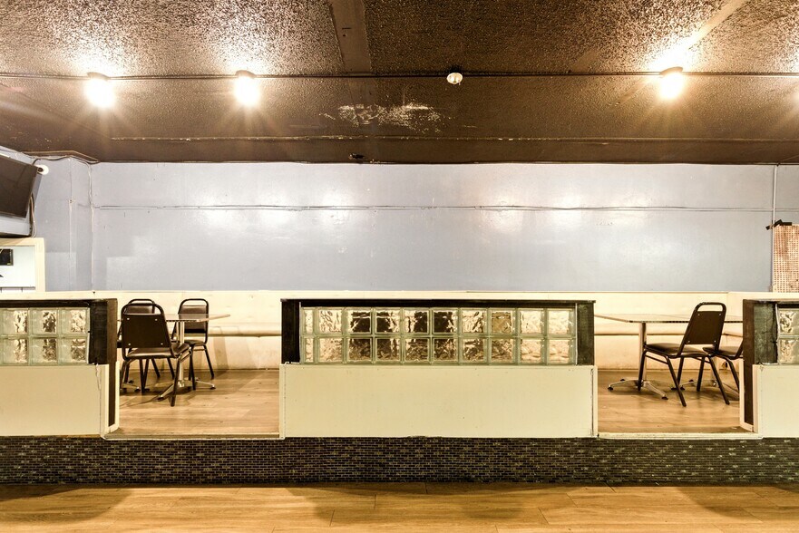 More Photos Of 8604 Jensen Dr, Houston Bar For Sale