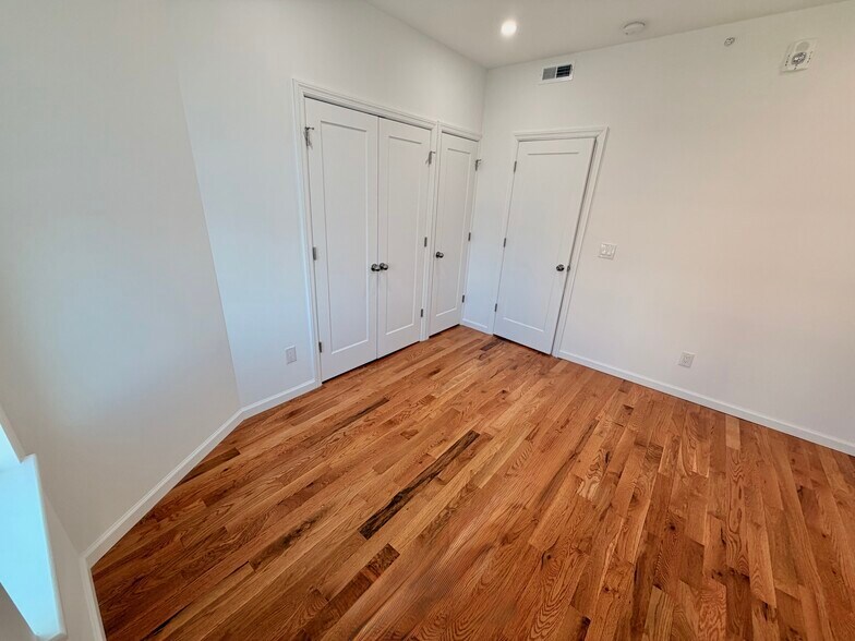 More Photos Of 5352 Cedar Ave, Philadelphia Apartments For Sale