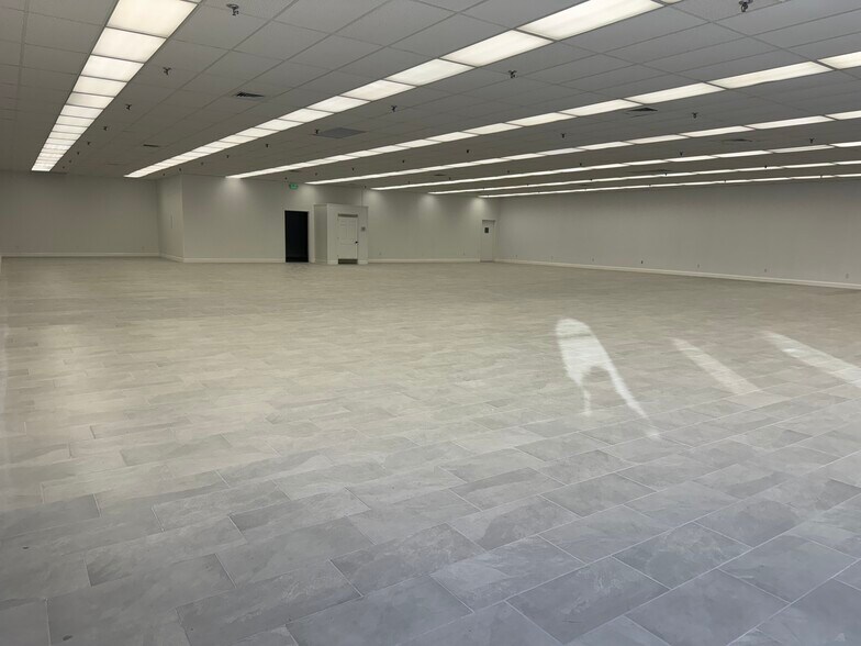 More Photos Of 1657 Cassopolis St, Elkhart Freestanding For Lease