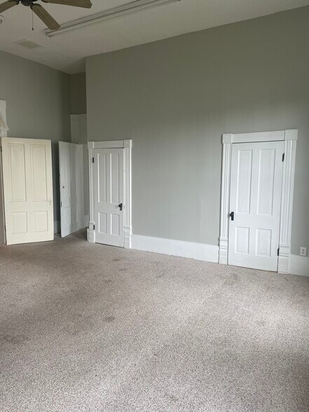 More Photos Of 315 Main Ave, Northport Office Residential For Lease