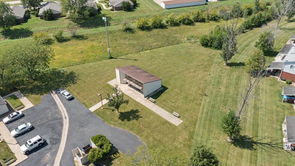 More Photos Of 111 Bannon Dr, Dwight Apartments For Sale