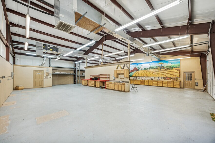 More Photos Of 16372 Highway 6, Navasota Specialty For Sale