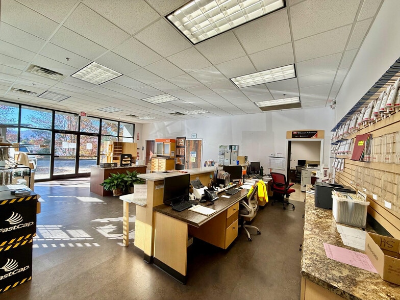 More Photos Of 20 Overland Industrial Blvd, Asheville Distribution For Sale