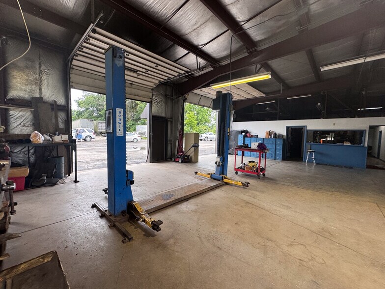More Photos Of 544 W High St, Edison Auto Dealership For Sale