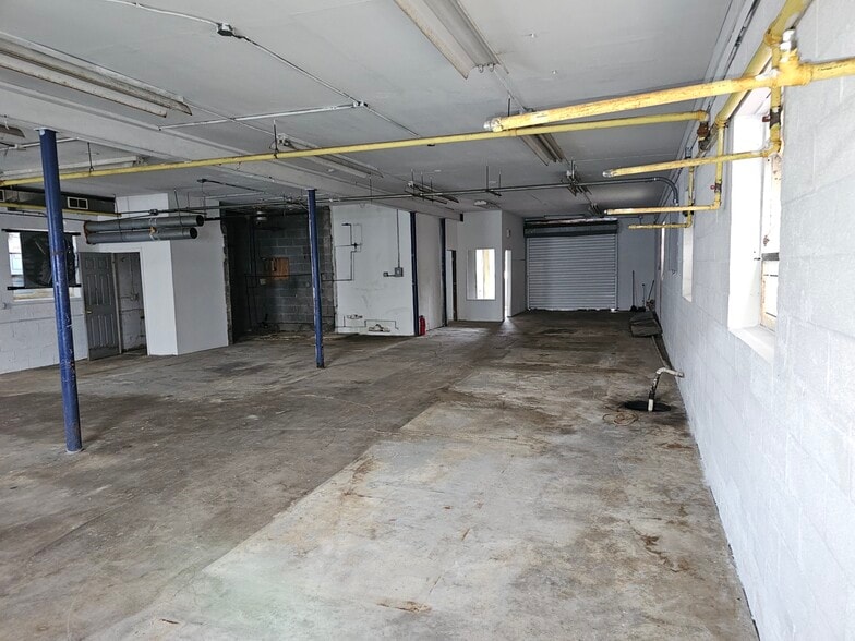 More Photos Of 252-254 Green St, South Hackensack Warehouse For Sale