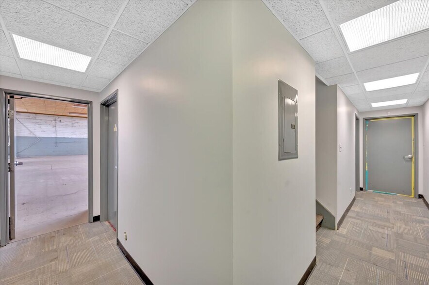 More Photos Of 8837 Lyndon St, Detroit Warehouse For Sale