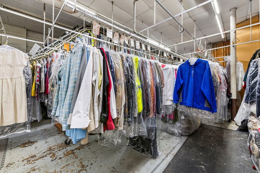 More Photos Of 16036 W 7 Mile Rd, Detroit Storefront For Sale