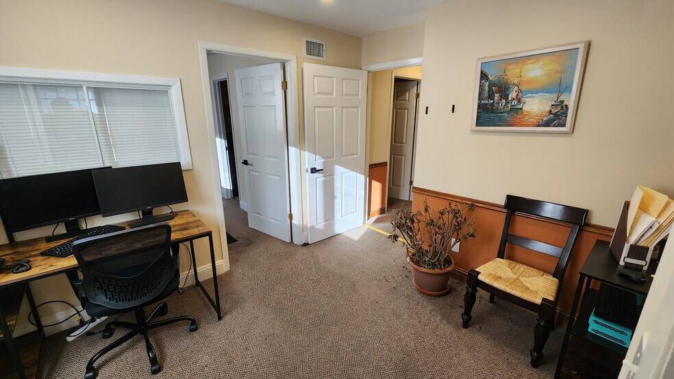 More Photos Of 122 Forest Ave, Glen Cove Freestanding For Lease