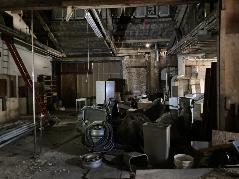 More Photos Of 13210 S Olde Western Ave, Blue Island Warehouse For Sale