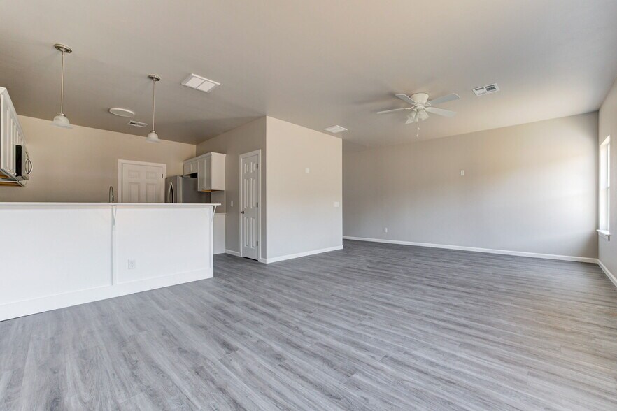 More Photos Of 12001 Rivers Trl, Oklahoma City Specialty For Sale