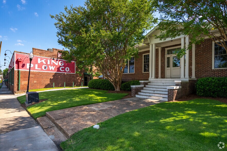 More Photos Of 887 W Marietta St NW, Atlanta Loft Creative Space For Lease