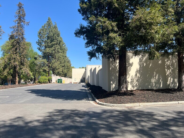 More Photos Of 5651 Cottle Rd, San Jose Freestanding For Sale