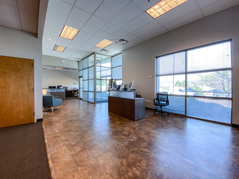 More Photos Of 8022 Southpark Cir, Littleton Flex For Sale