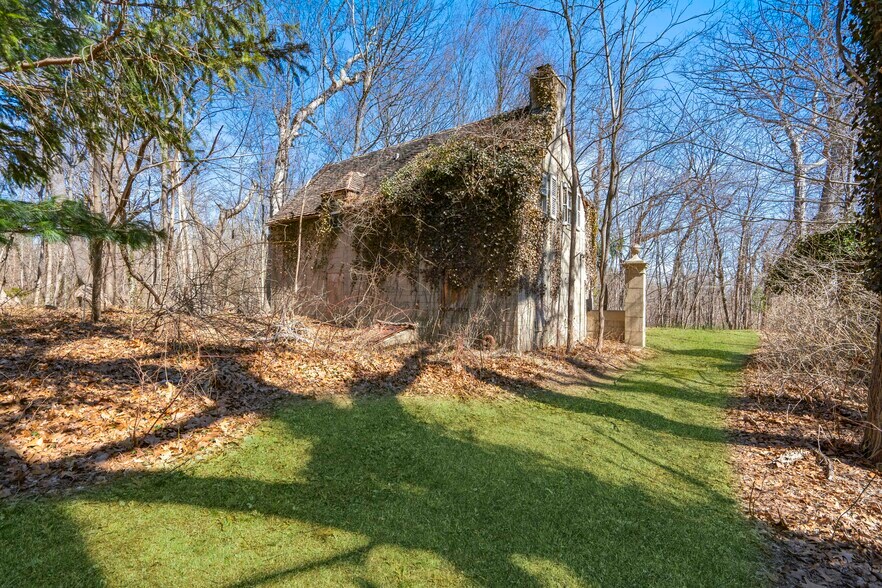 More Photos Of 2340 Cedar Swamp Rd, Glen Head Land For Sale