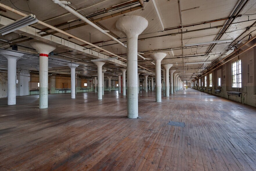 More Photos Of 100 E Diamond Ave, Hazleton Warehouse For Lease