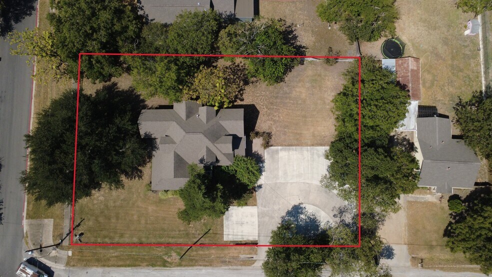More Photos Of 206 Taylor St, Hutto Office For Lease
