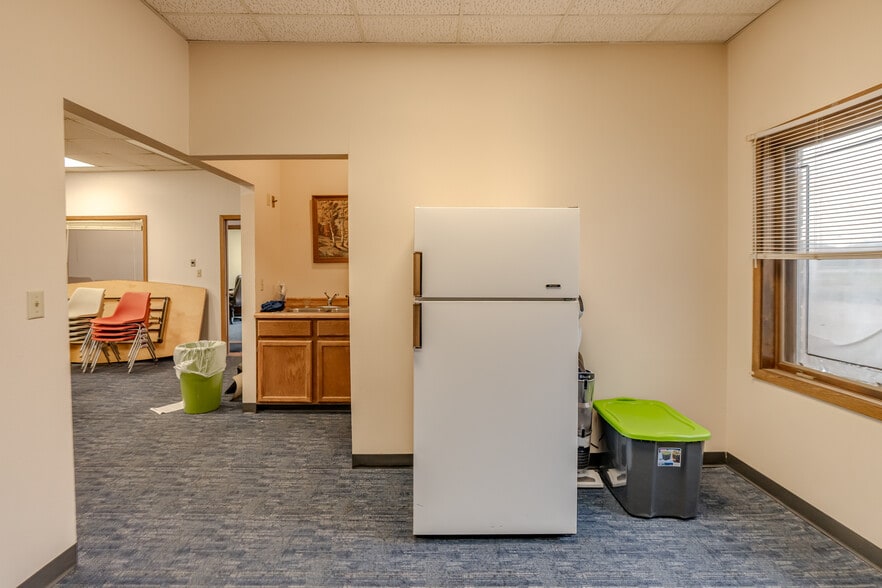 More Photos Of 1100 Basin Ave, Bismarck Flex For Sale