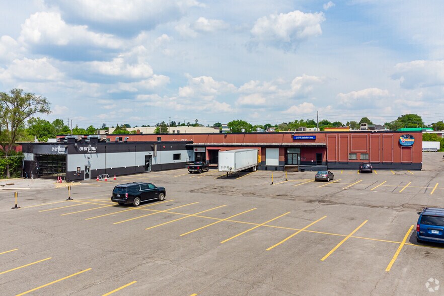 Primary Photo Of 2477 Kaladar Ave, Ottawa Warehouse For Lease