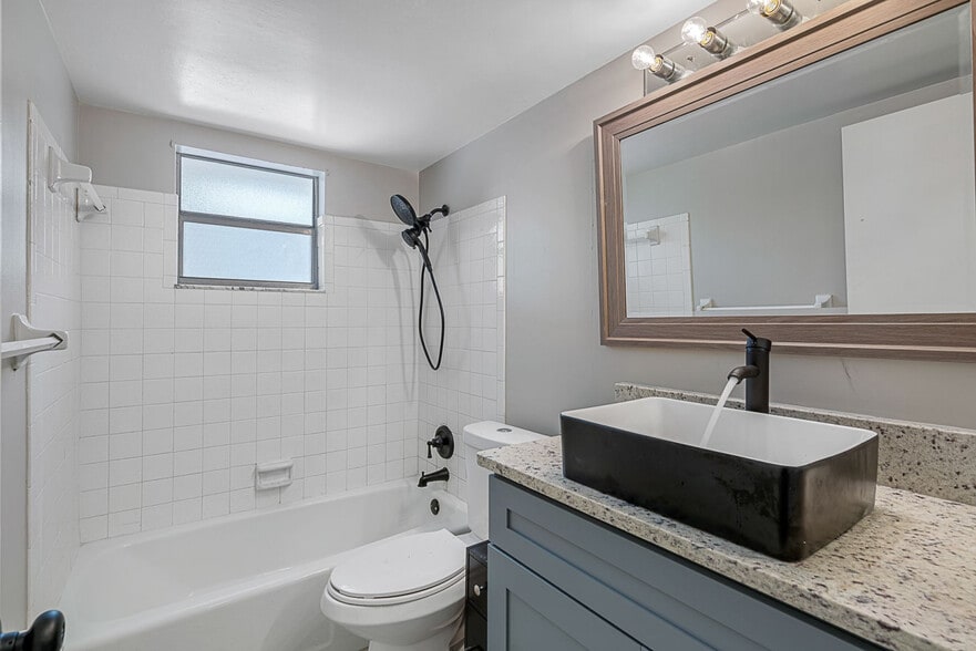 More Photos Of 3960 12th St, Saint Petersburg Apartments For Sale