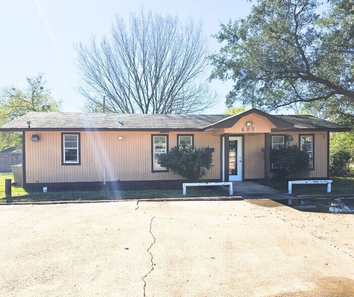 Primary Photo Of 607 W Martin Luther King Jr. St, Bryan Office For Sale