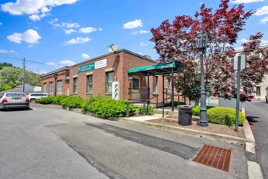 More Photos Of 2 Waln St, Wellsboro Office For Sale