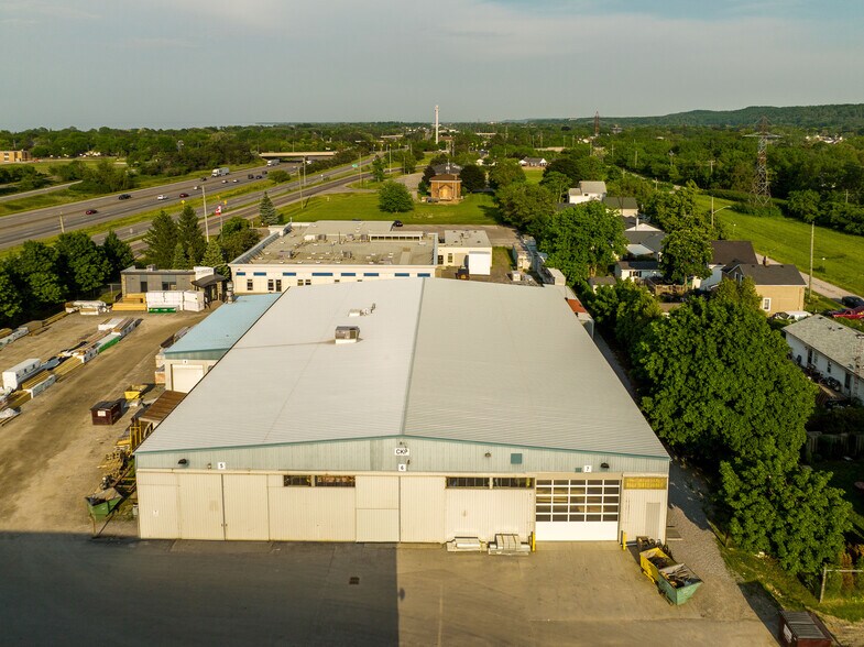 Primary Photo Of 115 S Service Rd W, Grimsby Manufacturing For Lease