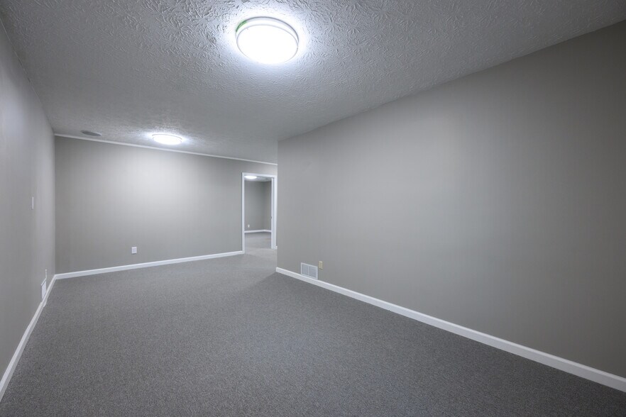 More Photos Of 216 E Reynolds Rd, Lexington Office For Lease