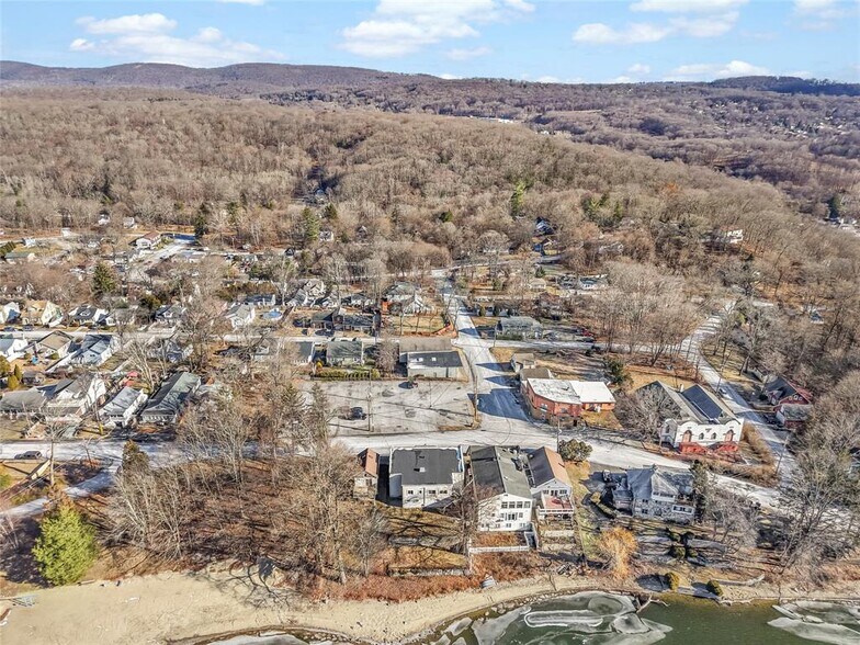 More Photos Of 123 Lake Dr, Lake Peekskill Storefront For Sale