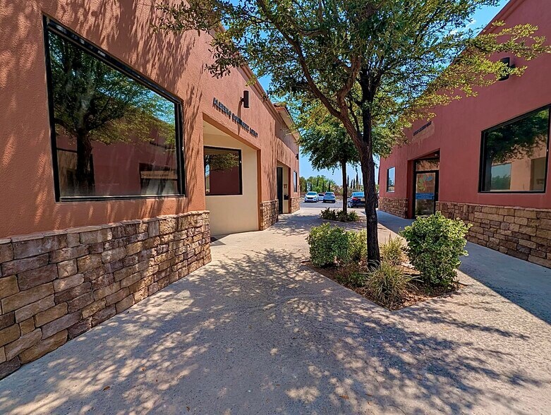 More Photos Of 545 E Redd Rd, El Paso Office For Sale