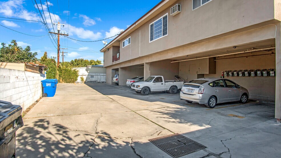 More Photos Of 423 N Harvard Blvd, Los Angeles Apartments For Sale