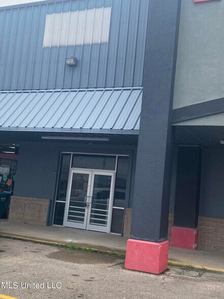 More Photos Of 12100 Highway 49, Gulfport Storefront For Lease
