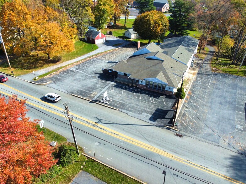 More Photos Of 915 N Hanover St, Elizabethtown Medical For Sale