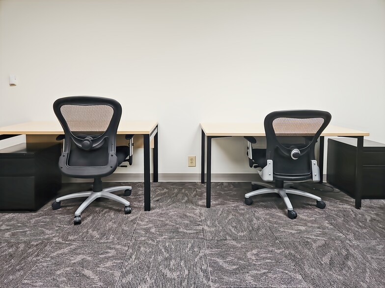 More Photos Of 9465 Counselors Row, Indianapolis Coworking Space