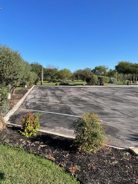 More Photos Of 1319 March Rd, San Antonio Loft Creative Space For Lease