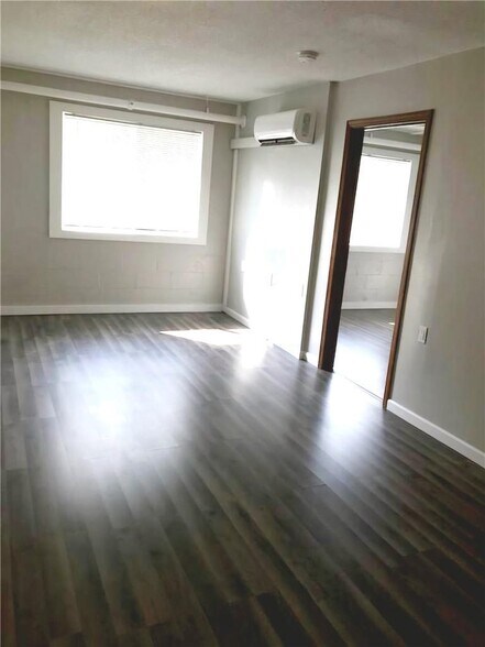 More Photos Of 600 E Mary St, Yates Center Apartments For Sale