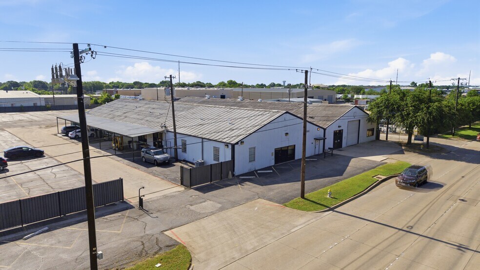 More Photos Of 1824 N 1st St, Garland Warehouse For Lease