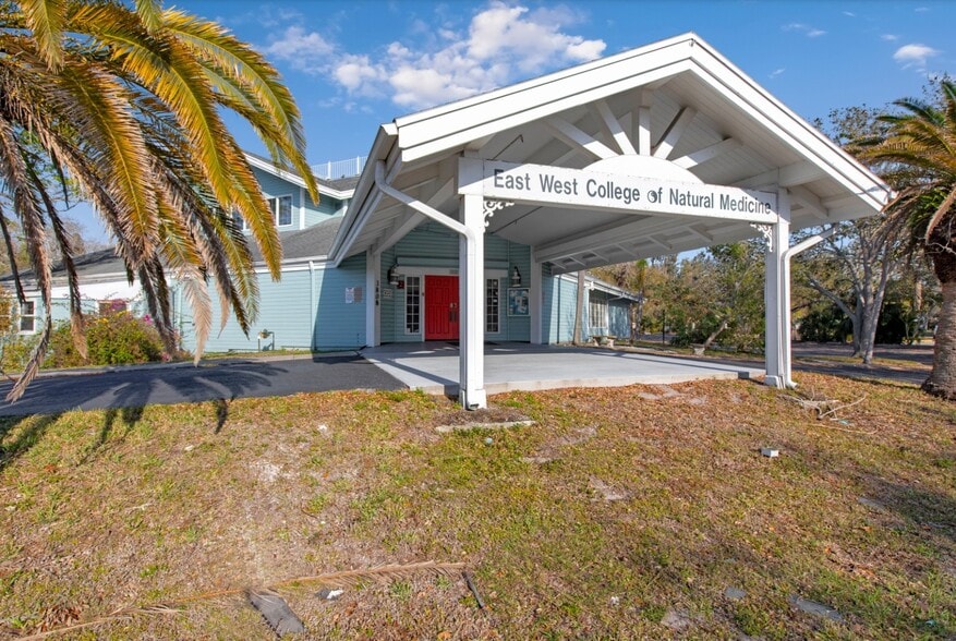 Primary Photo Of 3808 Tamiami Trl, Sarasota Medical For Lease