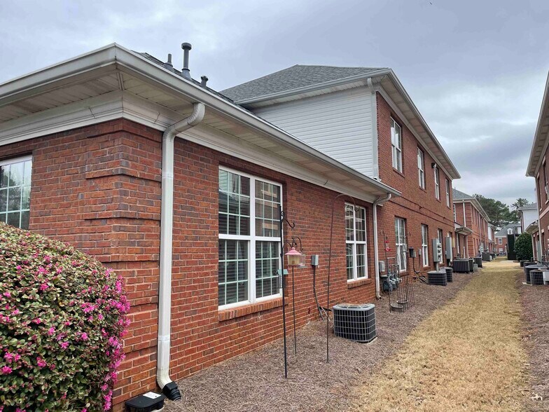 More Photos Of 3950 Cobb Pky NW, Acworth Office For Lease