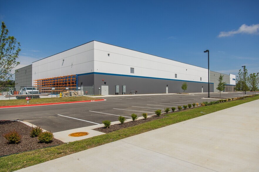 More Photos Of Oakwood & Dixieland Rd, Lowell Unknown For Lease