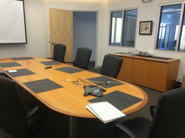 More Photos Of 123 Pleasant St, Marblehead Office For Lease