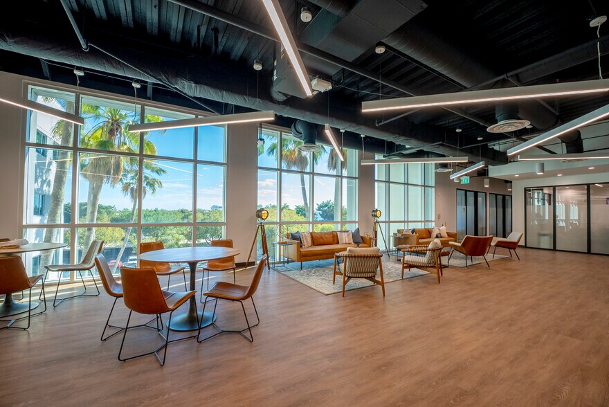 More Photos Of 8400 NW 33rd St, Doral Coworking Space