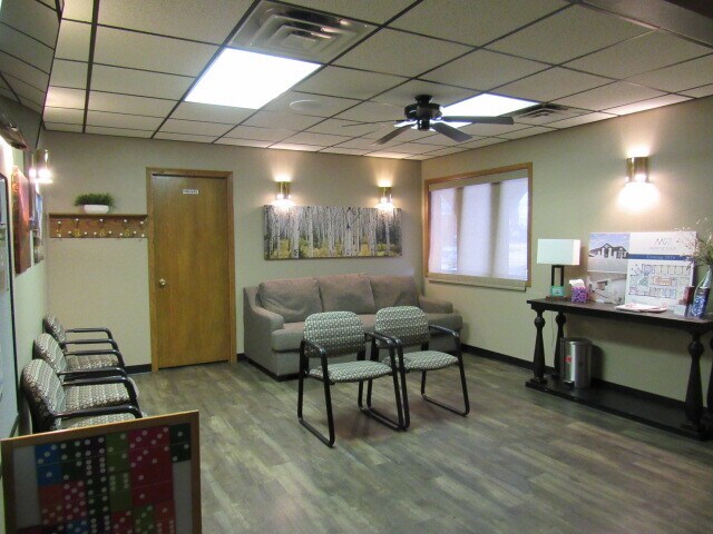 More Photos Of 630 S Main St, Monticello Office For Sale