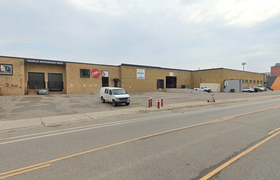 More Photos Of 845 E Hennepin Ave, Minneapolis Warehouse For Lease