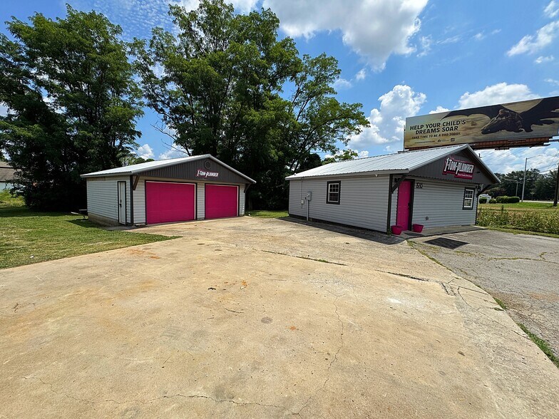 Primary Photo Of 1916 Jordan Ln NW, Huntsville Freestanding For Sale