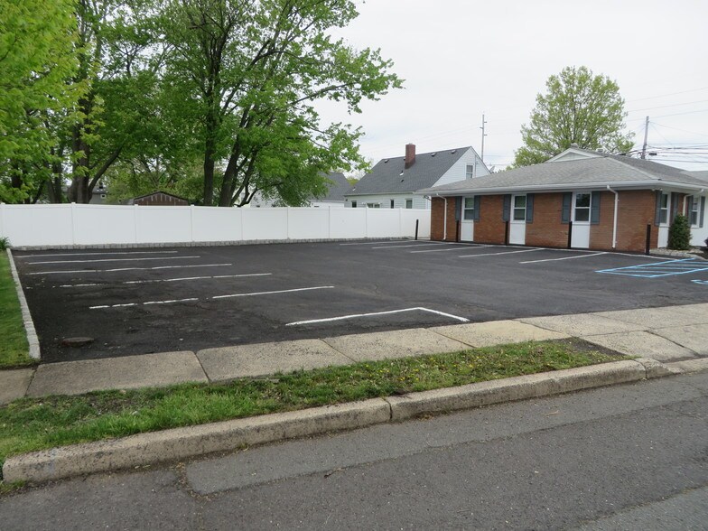 More Photos Of 153 N Auten Ave, Somerville Medical For Lease