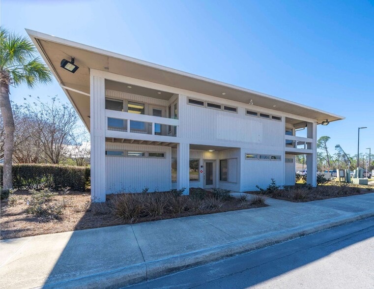 Primary Photo Of 11 W 23rd St, Panama City Office For Sale